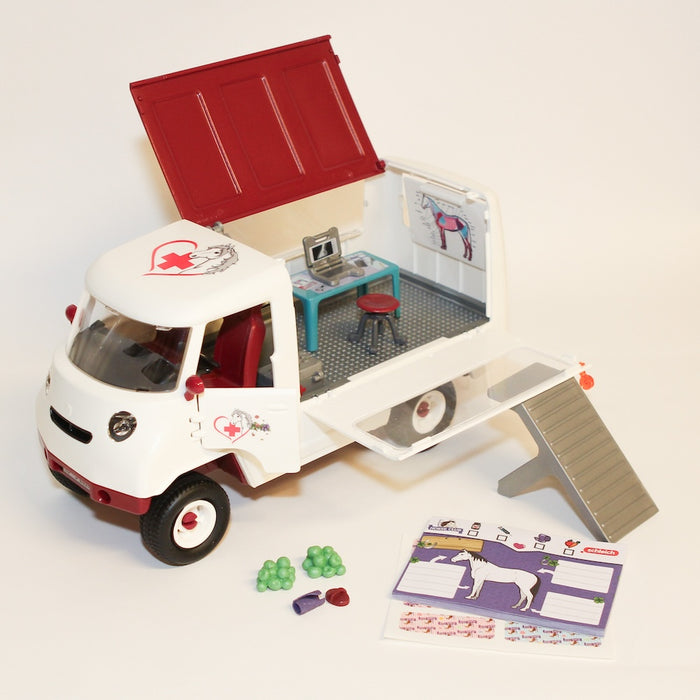 Schleich Eläinlääkäri auto ja tarvikkeet - Second Hand
