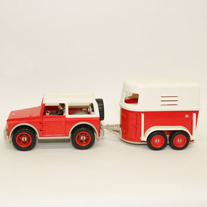 Schleich auto ja hevostraileri