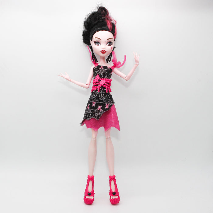 Monster High Frights, camera, action! Black Carpet Draculaura nukke - Second Hand