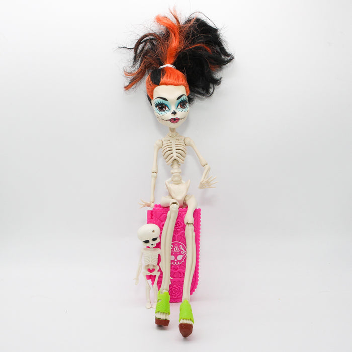 Monster High Skelita Calaveras City of Frights nukke - Second Hand