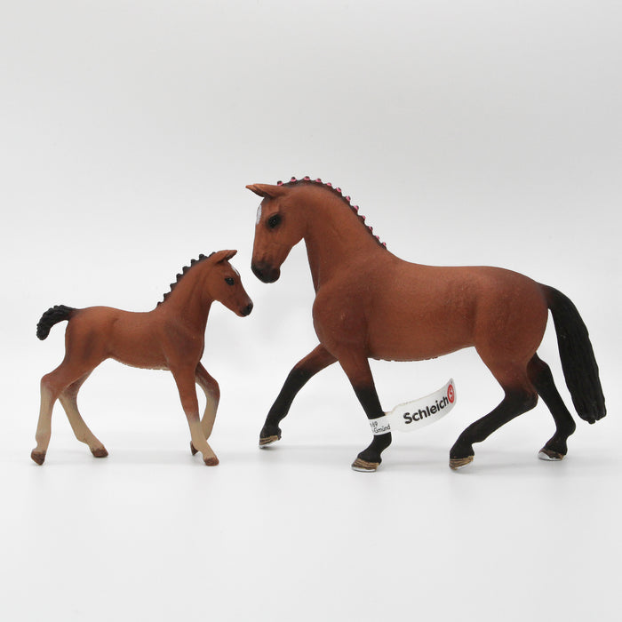 Schleich Hannoverin hevonen 13817 ja varsa 13818