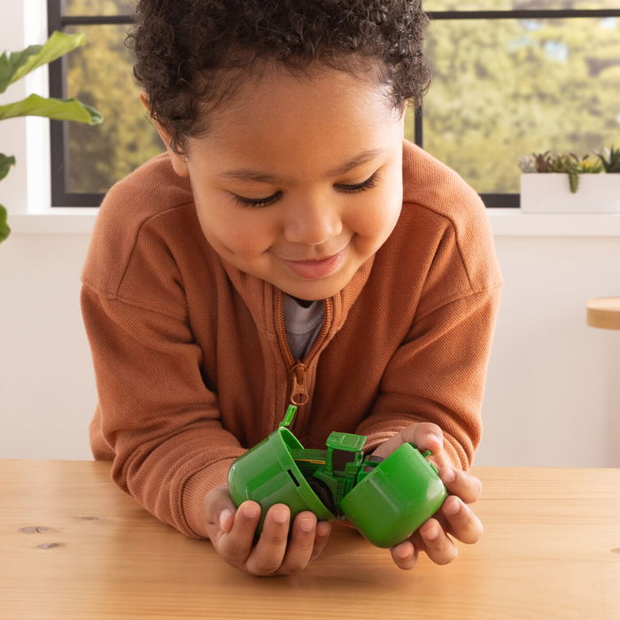 John Deere Pull Back ajoneuvo yllätyspakkaus
