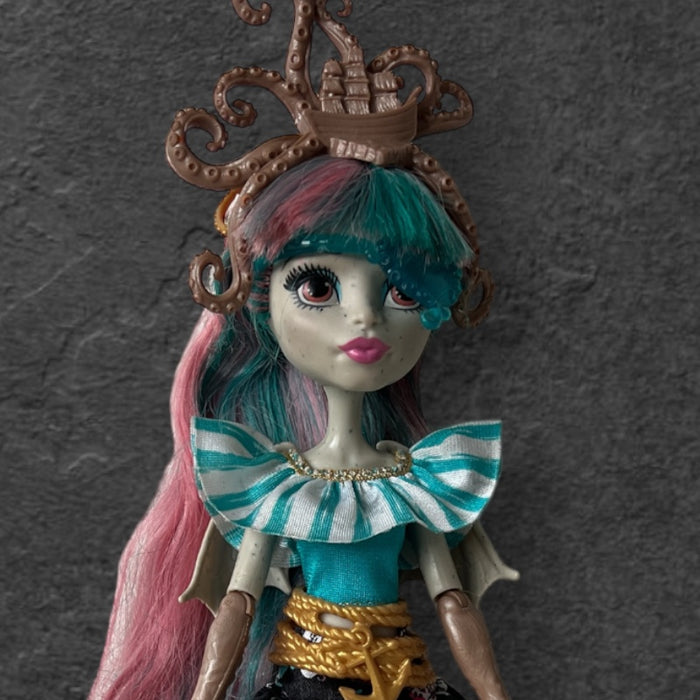 Monster High Shriek Wrecked Nautical Ghouls Rochelle Goyle nukke - Second Hand