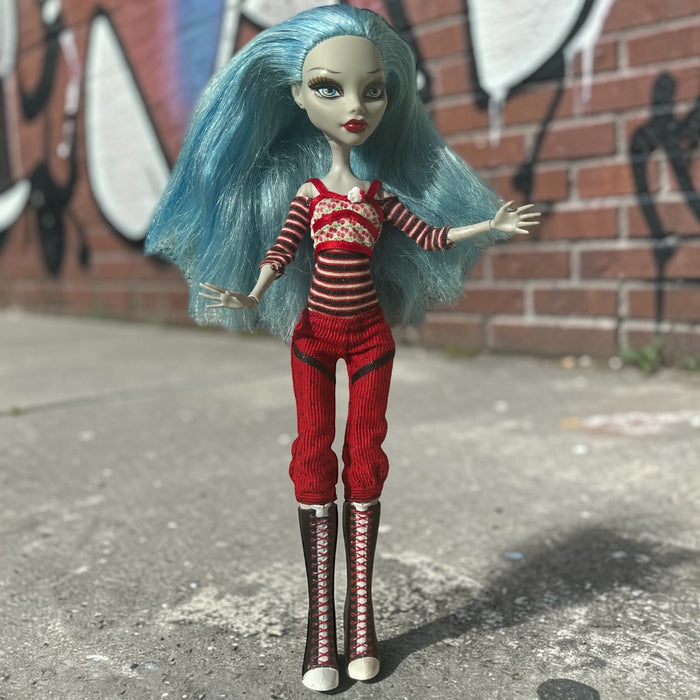 Monster High Ghoulia Yelps 1st Wave nukke - Second Hand