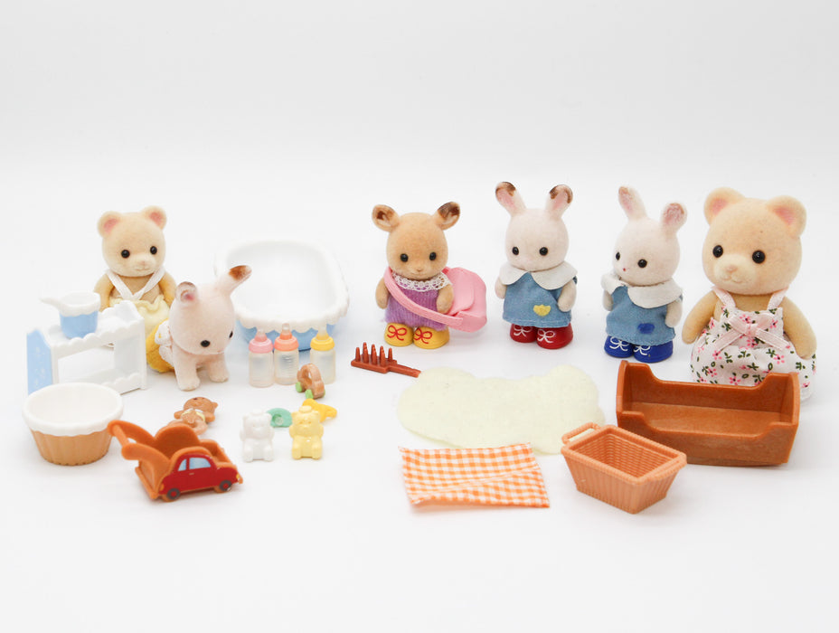 Sylvanian Families hahmot päiväkotiin ja tarvikkeita - Second Hand