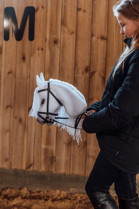 Keppihevonen valkoinen Sigrid + suitset