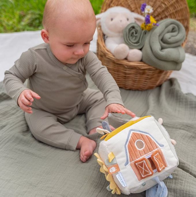 Little Dutch Farmi pehmeä Puuhakuutio