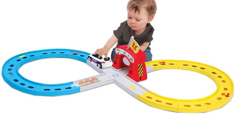 BB Junior Shake-It Runner Autorata ja Pelastusauto 24kk+