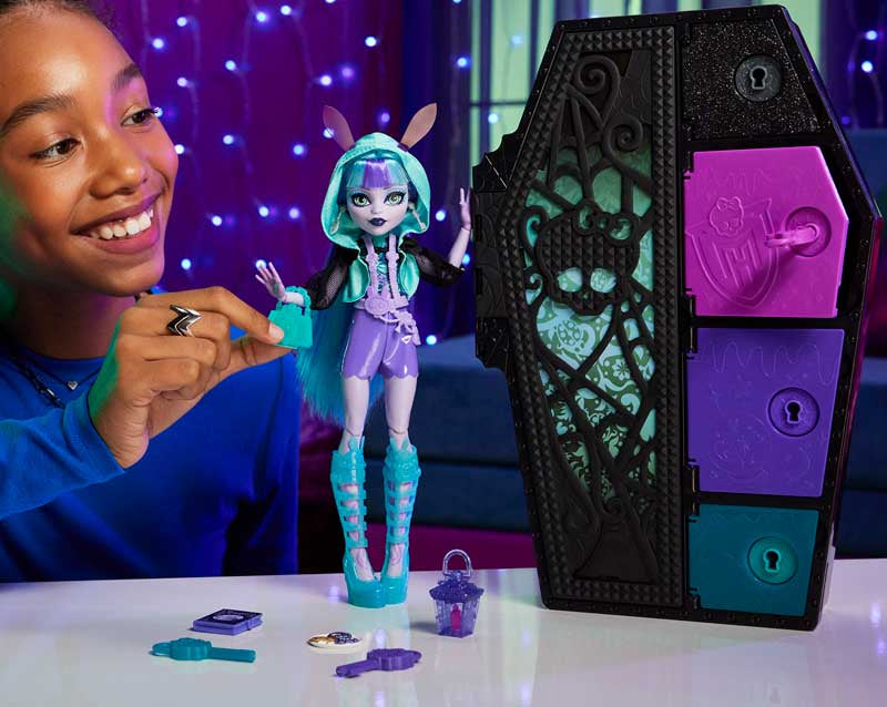 Monster High Skulltimate Secrets Twyla nukke ja vaatekaappi