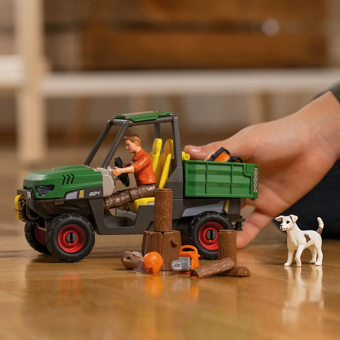 Schleich 42659 Metsänhoitaja työssään