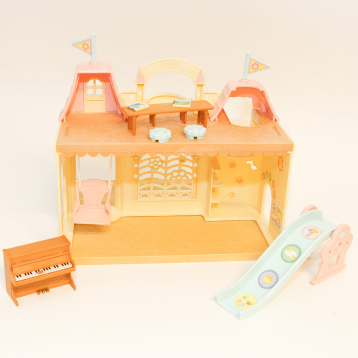 Sylvanian Families Castle Nursery päiväkoti - Second Hand