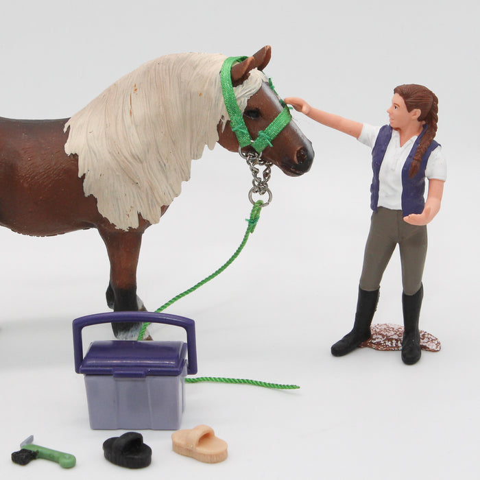 Schleich Black Forest hevonen, hoitaja ja tarvikkeet
