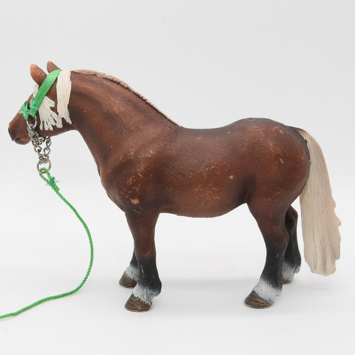 Schleich Black Forest hevonen, hoitaja ja tarvikkeet