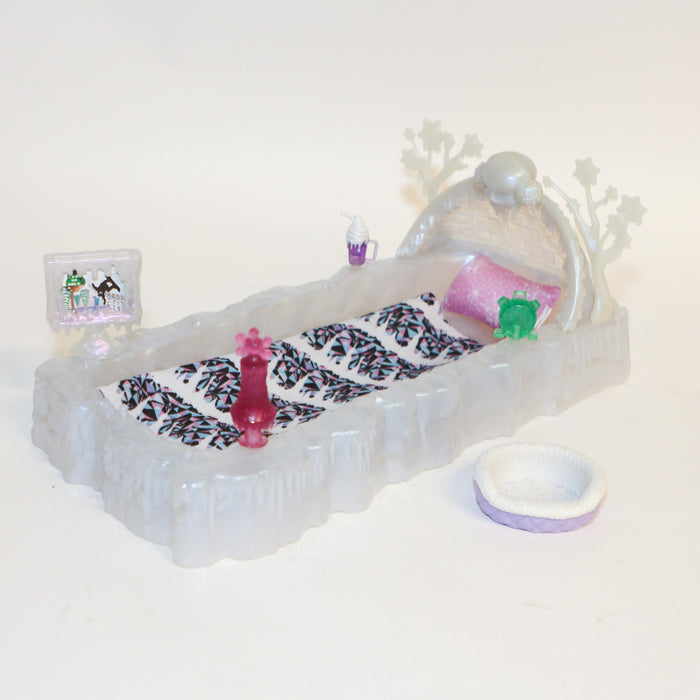 Monster High Scaris City of Frights Abbey Bominable nukke ja jääsänky - Second Hand