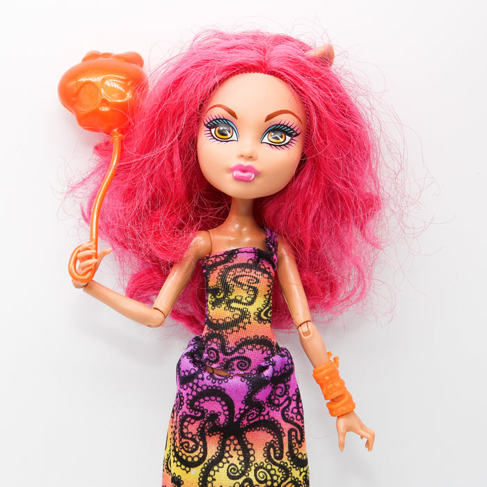 Monster High Ghoul Fair Howleen Wolf nukke - Second Hand