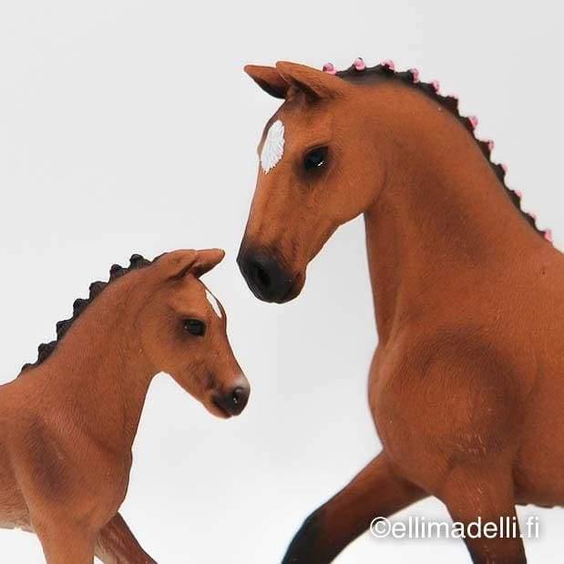 Schleich Hannoverin Hevonen ja varsa - Schleich/Papo