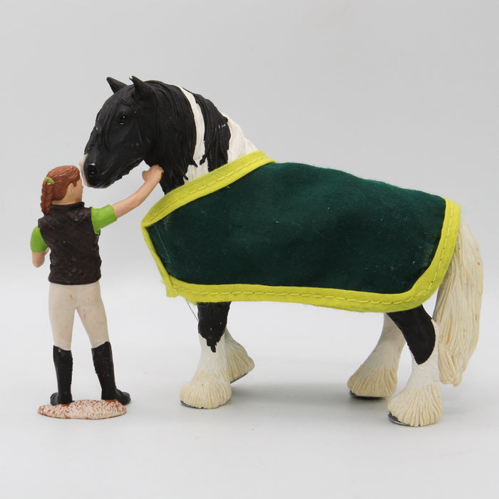 Schleich Tinker hevonen 13791, hoitaja ja vihreä loimi